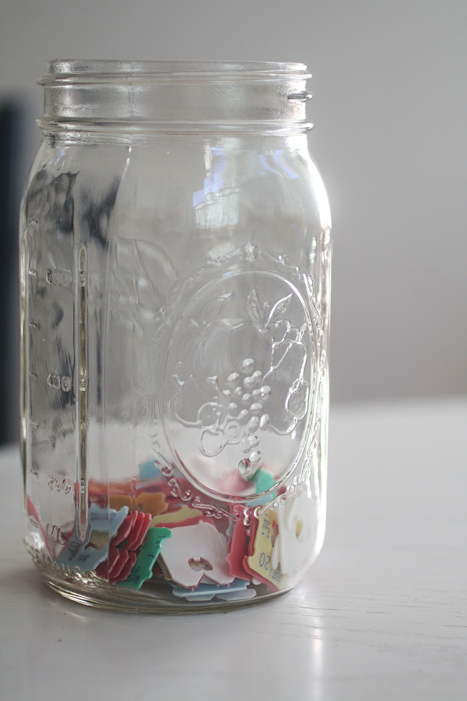 jar_bread_ties_vertical_700