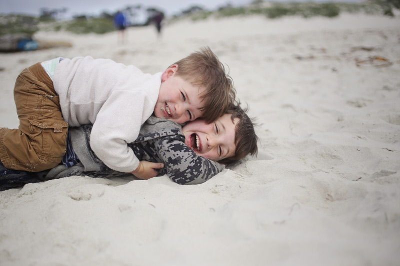nico_ben_beach_smiles_800