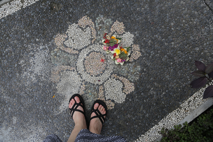 offering_feet_700